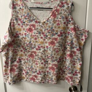 Basic Addition 3X woman’s floral shell Never Worn
